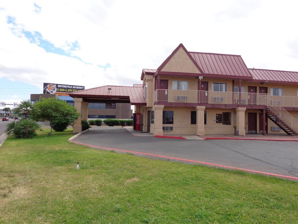Knights Inn Phoenix At N Black Canyon Hwy Bagian luar foto