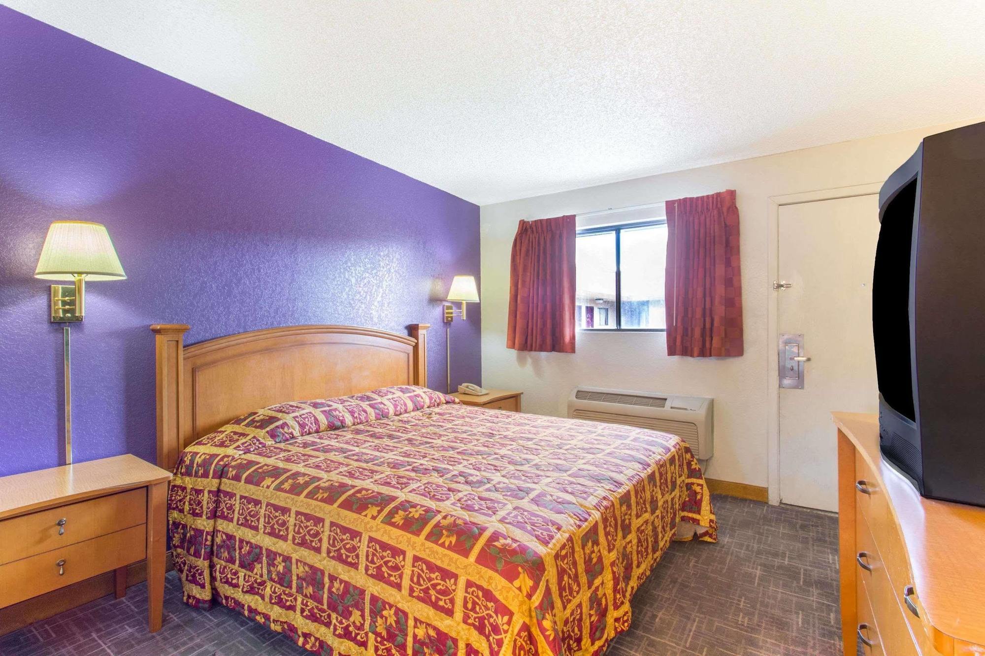 Knights Inn Phoenix At N Black Canyon Hwy Bagian luar foto