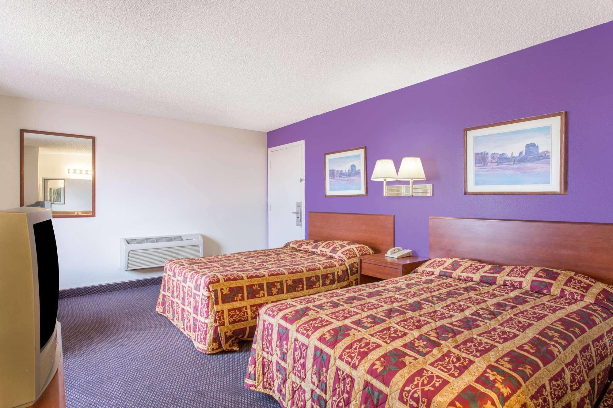 Knights Inn Phoenix At N Black Canyon Hwy Bagian luar foto
